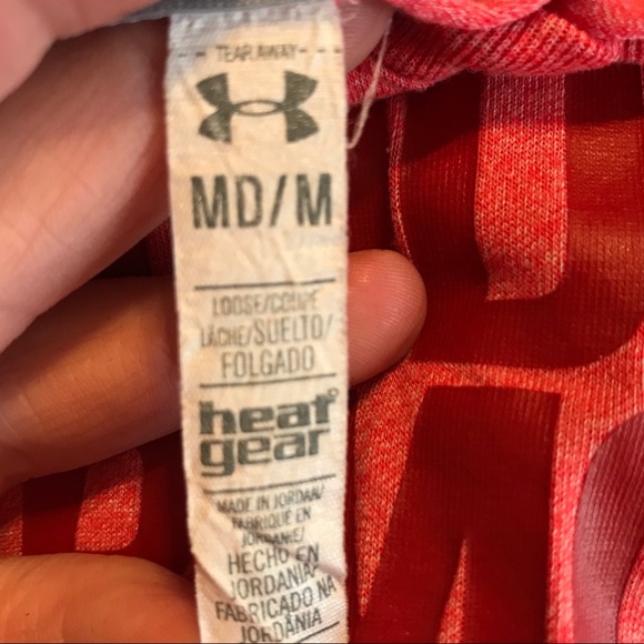 UNDER ARMOUR Medium Pink V-Neck T-Shirt Heat Gear - Picture 6 of 6